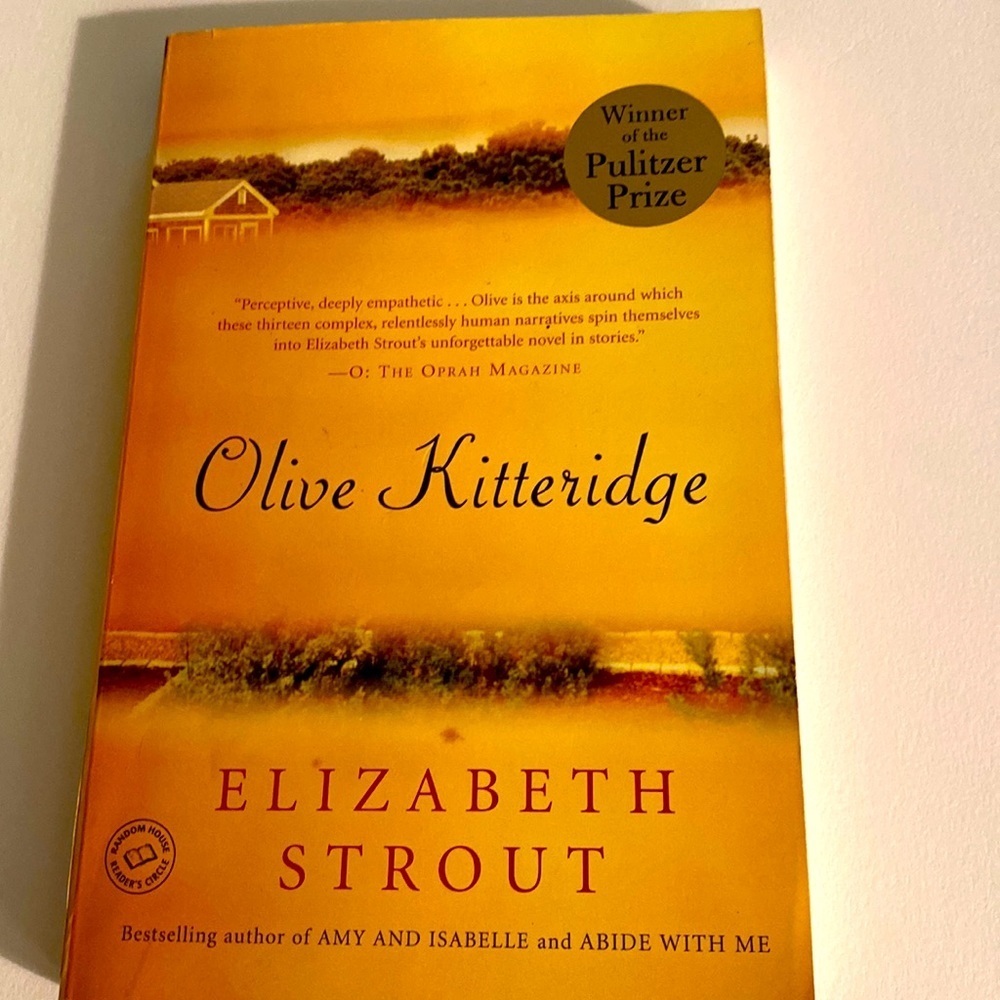 OLIVE KITTERIDGE by Elizabeth Strout - PULITZER PRIZE WINNING NOVEL